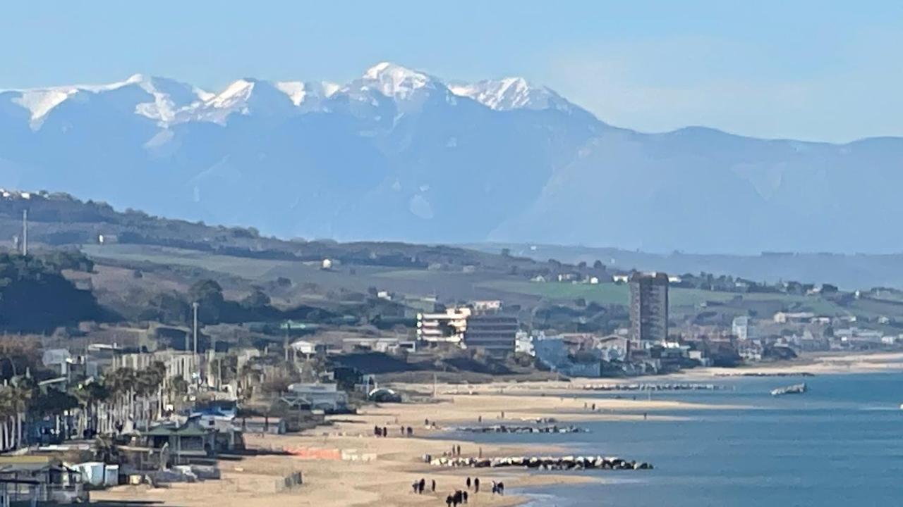 I Tre Marchi Rooms / Camera Mare Термоли Екстериор снимка